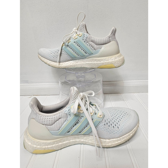 Adidas Women's Ultraboost 1.0 Shoes Linen Green size 7 - Picture 2 of 7